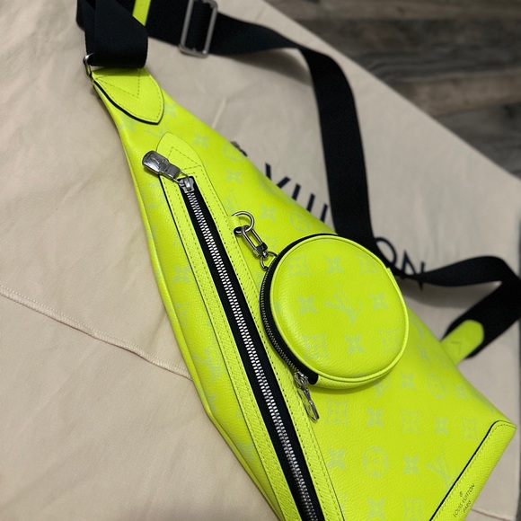 Louis Vuitton Duo Slingbag - Picture 6 of 7